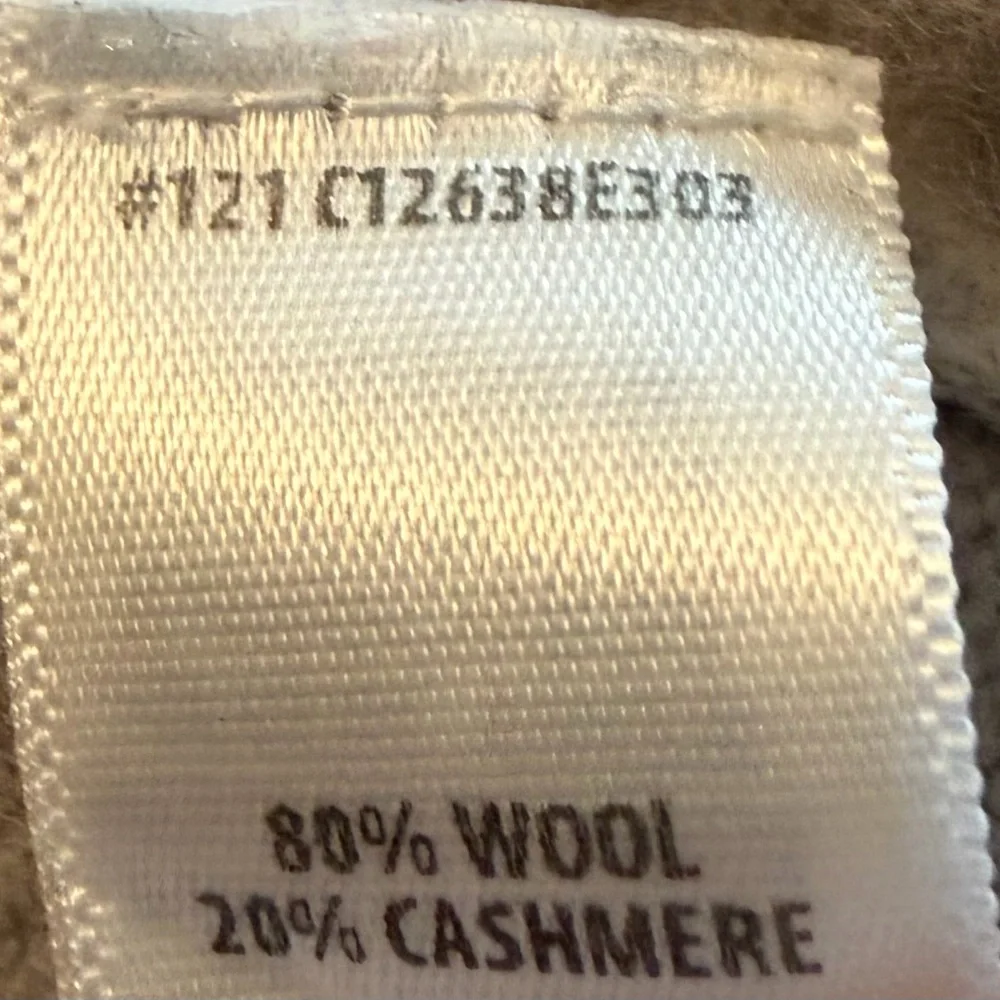 St. John Soft Pink Knit - Picture 3 of 3